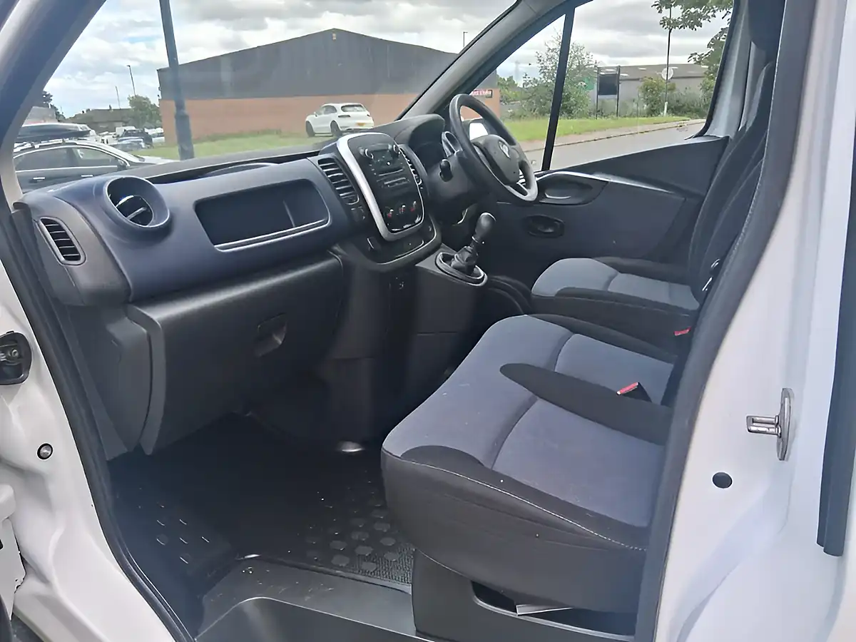 Used 2015 Vauxhall Vivaro 2900 Panel Van L1 H1 White - Interior and Exterior details 11