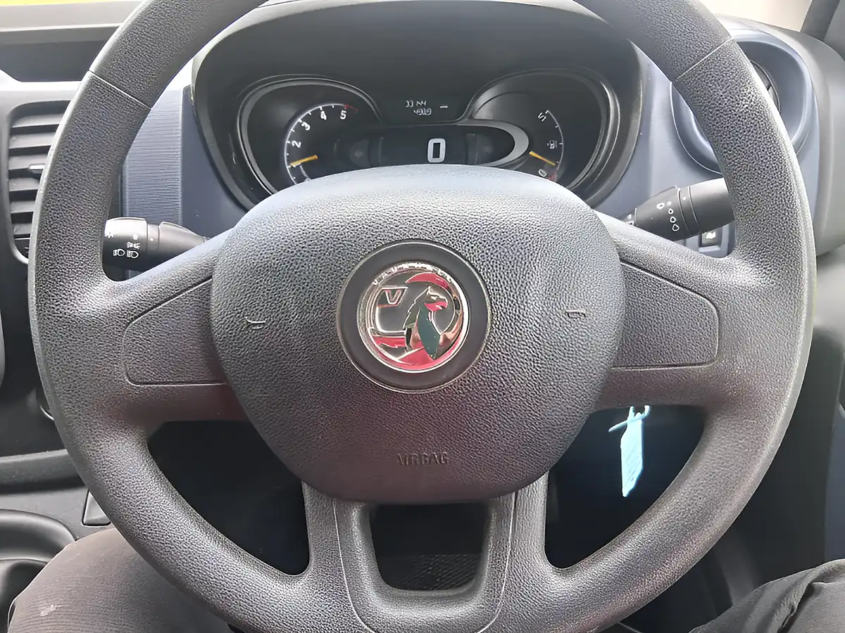 Used 2015 Vauxhall Vivaro 2900 Panel Van L1 H1 White - Interior and Exterior details 14
