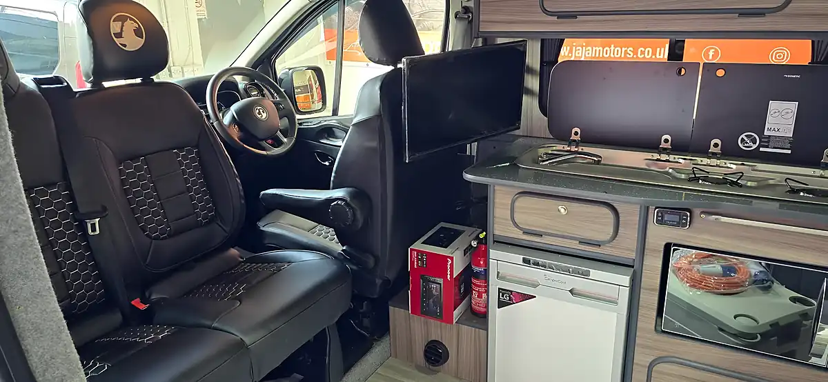 Used 2015 Vauxhall Vivaro Campervan Black - Interior and Exterior details 5
