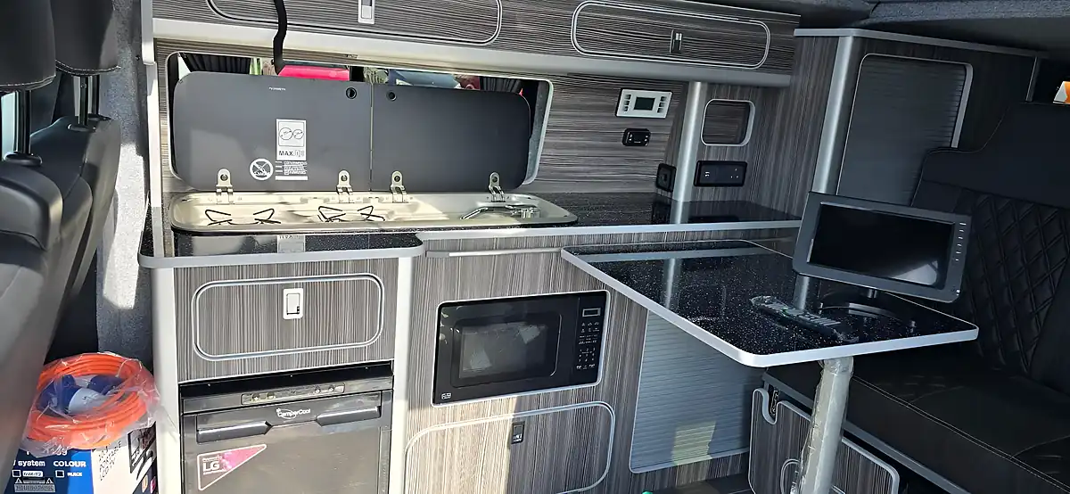 Used 2015 Vauxhall Vivaro Campervan White - Interior and Exterior details 6
