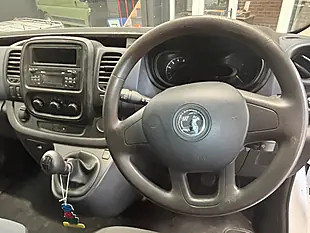 Used 2015 Vauxhall Vivaro Crew Van Double Cab White - Interior and Exterior details 10