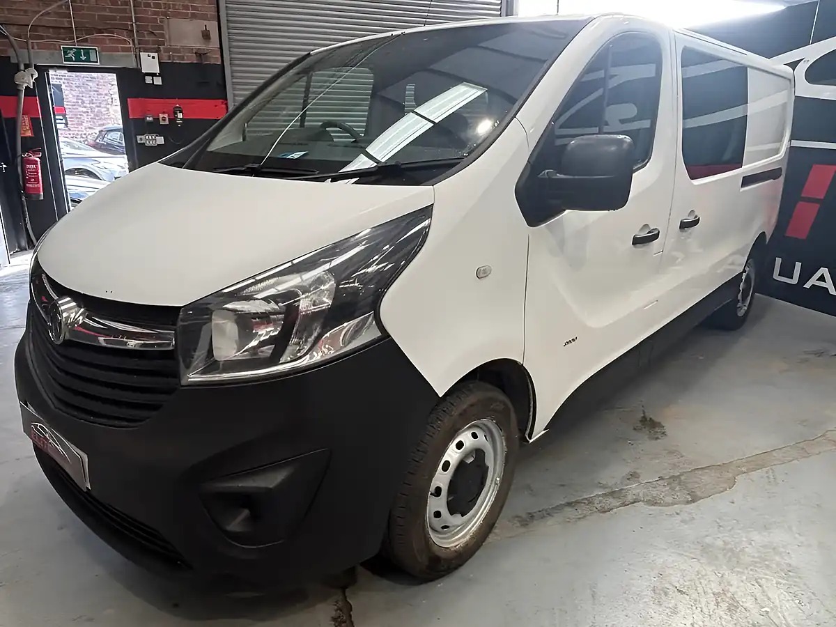 Used 2015 Vauxhall Vivaro Crew Van Double Cab White - Interior and Exterior details 13