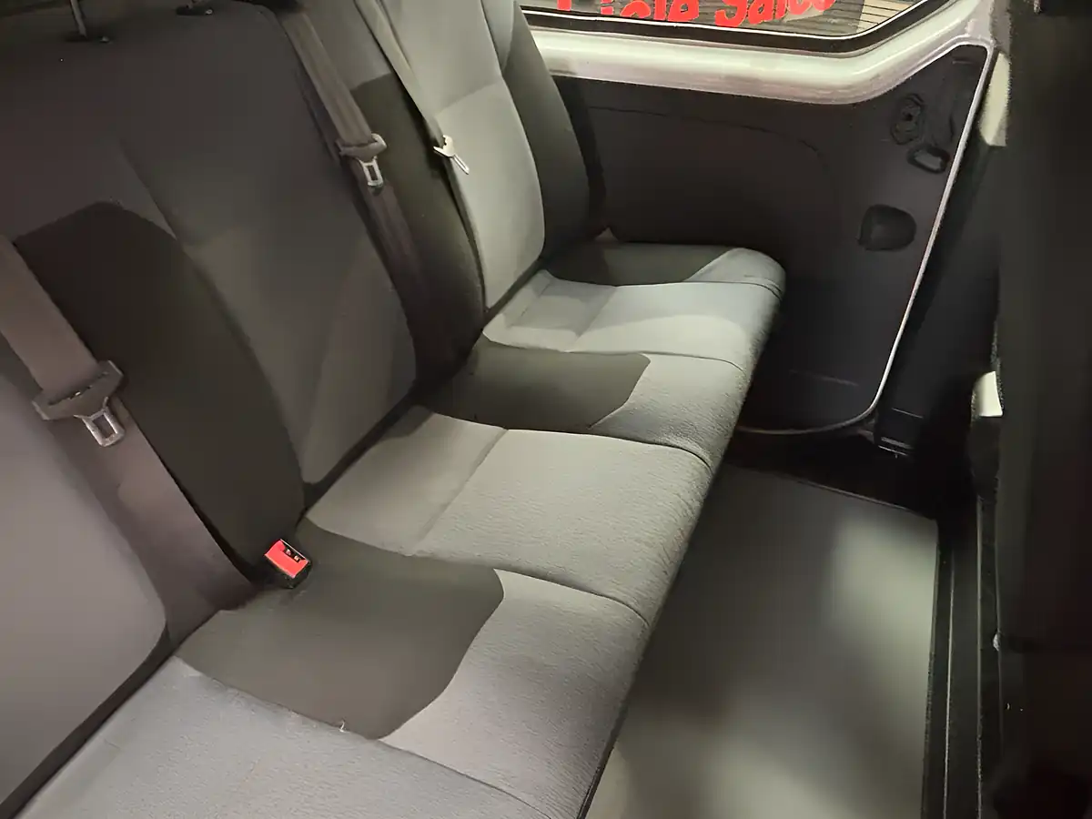 Used 2015 Vauxhall Vivaro Crew Van Double Cab White - Interior and Exterior details 16