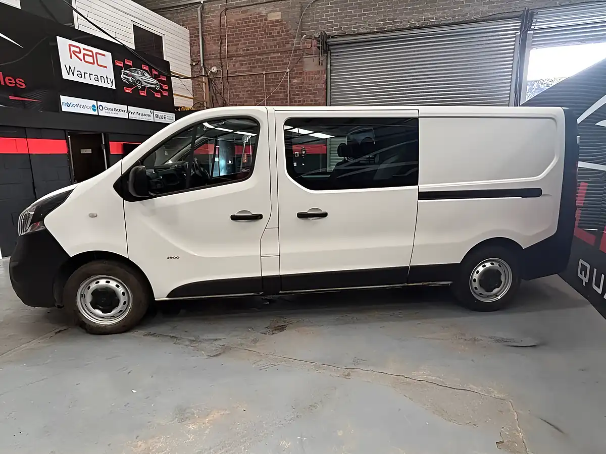 Used 2015 Vauxhall Vivaro Crew Van Double Cab White - Interior and Exterior details 17