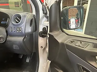 Used 2015 Vauxhall Vivaro Crew Van Double Cab White - Interior and Exterior details 6