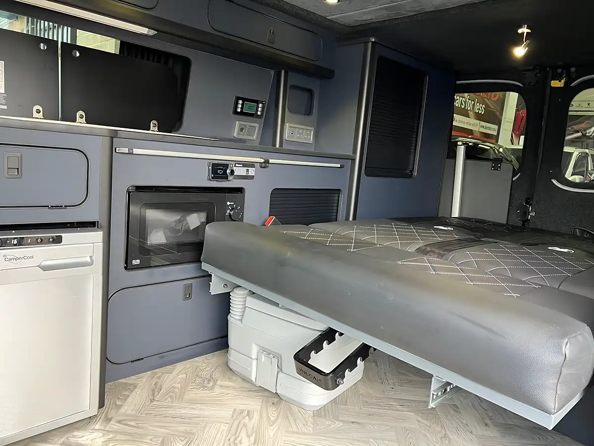 Used 2015 Vauxhall Vivaro Crew Van L2 H1 Black - Interior and Exterior details 10