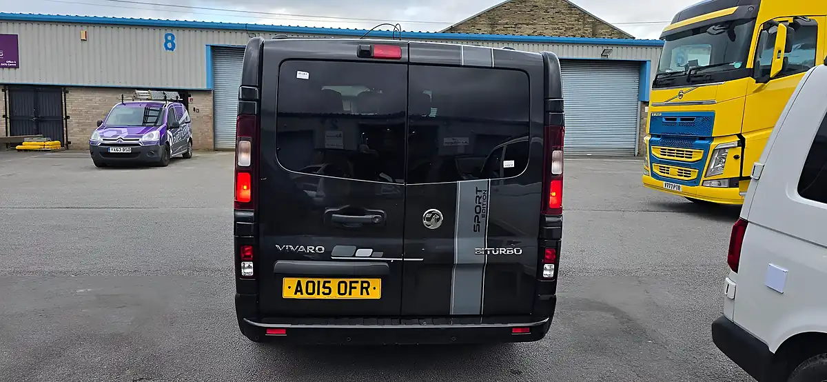 Used 2015 Vauxhall Vivaro Crew Van L2 H1 Black - Interior and Exterior details 16