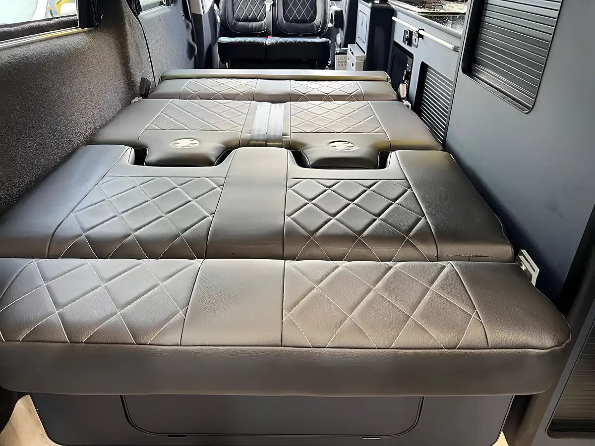Used 2015 Vauxhall Vivaro Crew Van L2 H1 Black - Interior and Exterior details 17