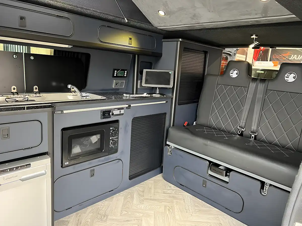 Used 2015 Vauxhall Vivaro Crew Van L2 H1 Black - Interior and Exterior details 3