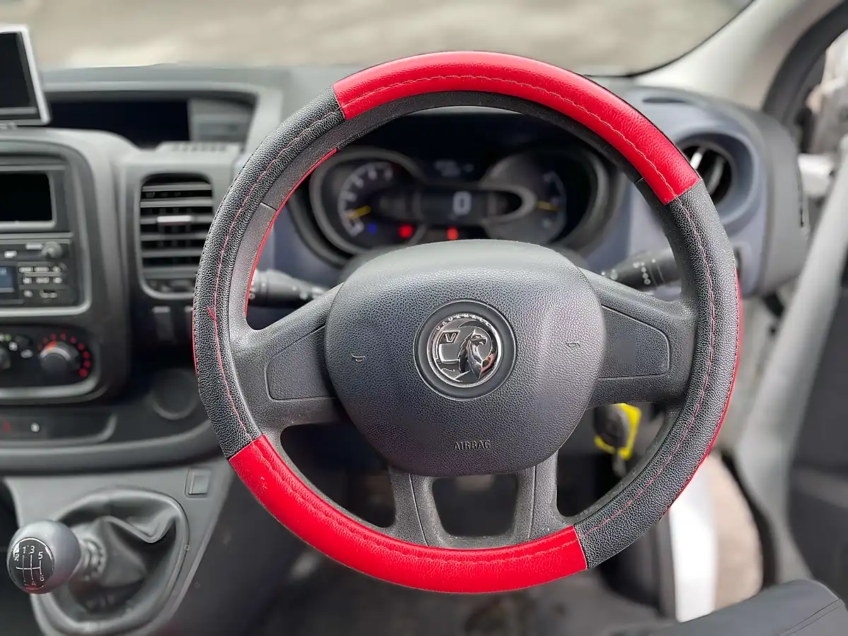 Used 2015 Vauxhall Vivaro L2 H1 White - Interior and Exterior details 8