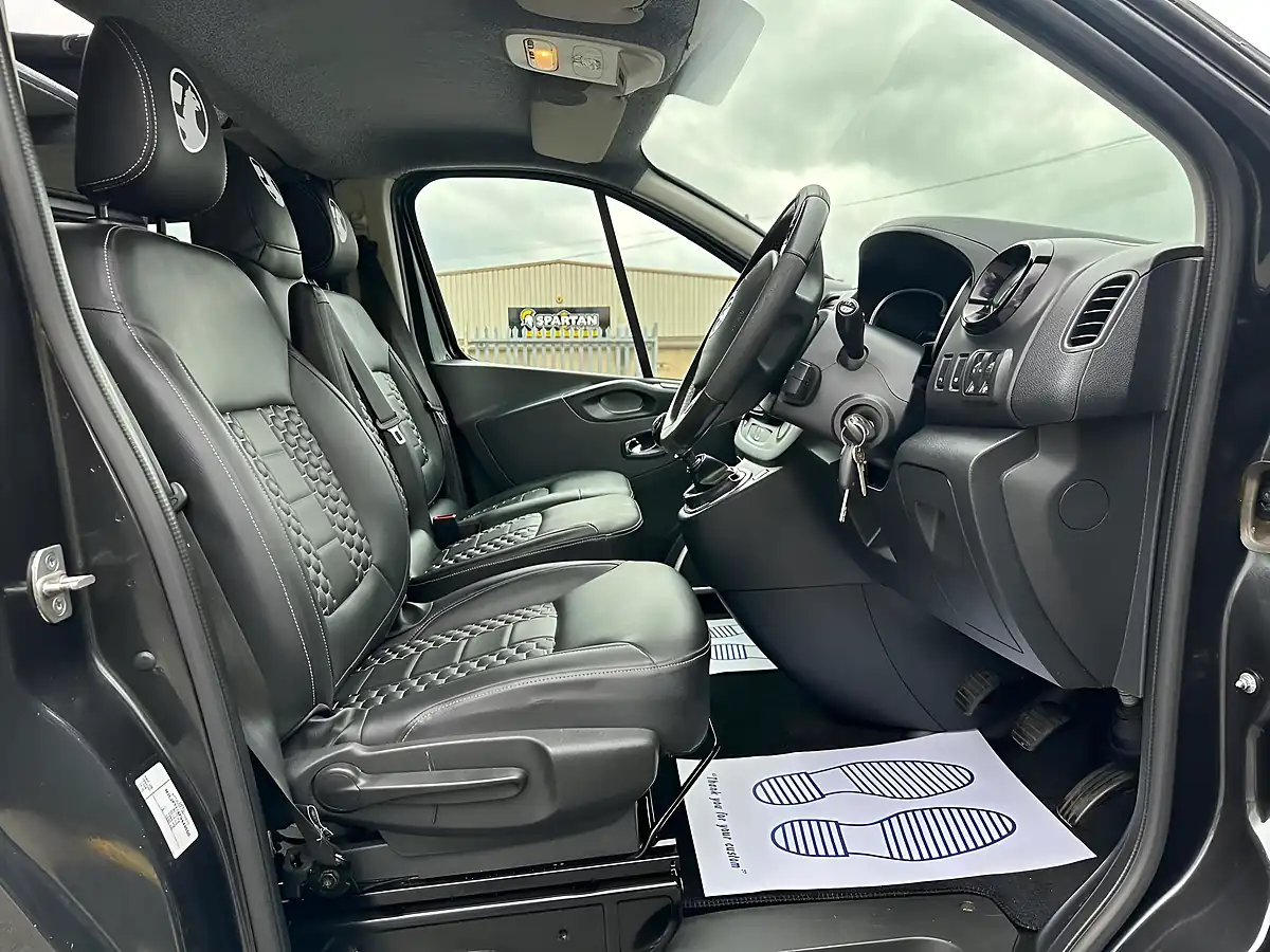 Used 2015 Vauxhall Vivaro Sportive Black - Interior and Exterior details 15