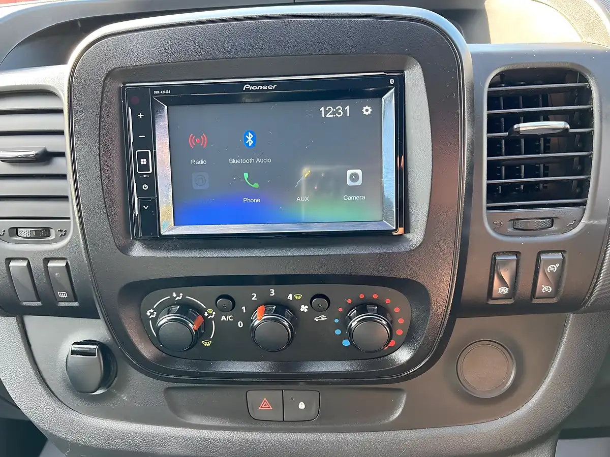 Used 2015 Vauxhall Vivaro Sportive Black - Interior and Exterior details 6