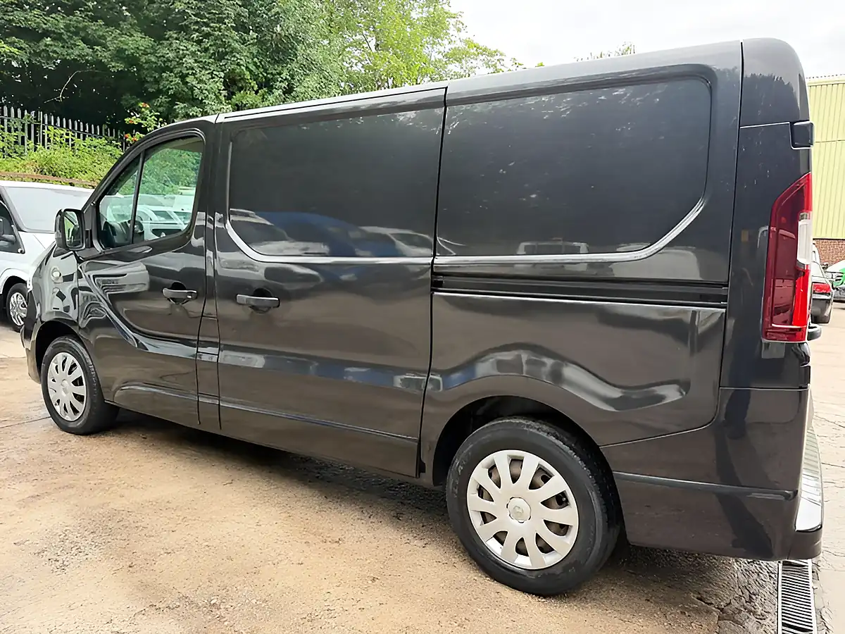 Used 2015 Vauxhall Vivaro Sportive Black - Interior and Exterior details 11