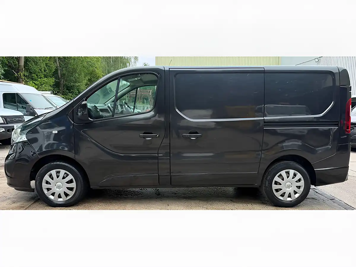 Used 2015 Vauxhall Vivaro Sportive Black - Interior and Exterior details 13
