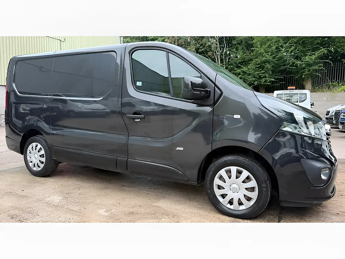 Used 2015 Vauxhall Vivaro Sportive Black - Interior and Exterior details 3