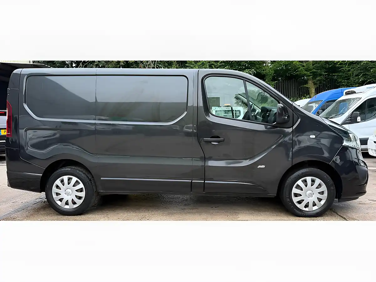 Used 2015 Vauxhall Vivaro Sportive Black - Interior and Exterior details 6
