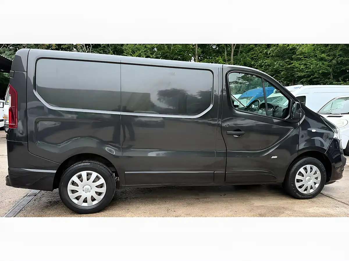 Used 2015 Vauxhall Vivaro Sportive Black - Interior and Exterior details 7