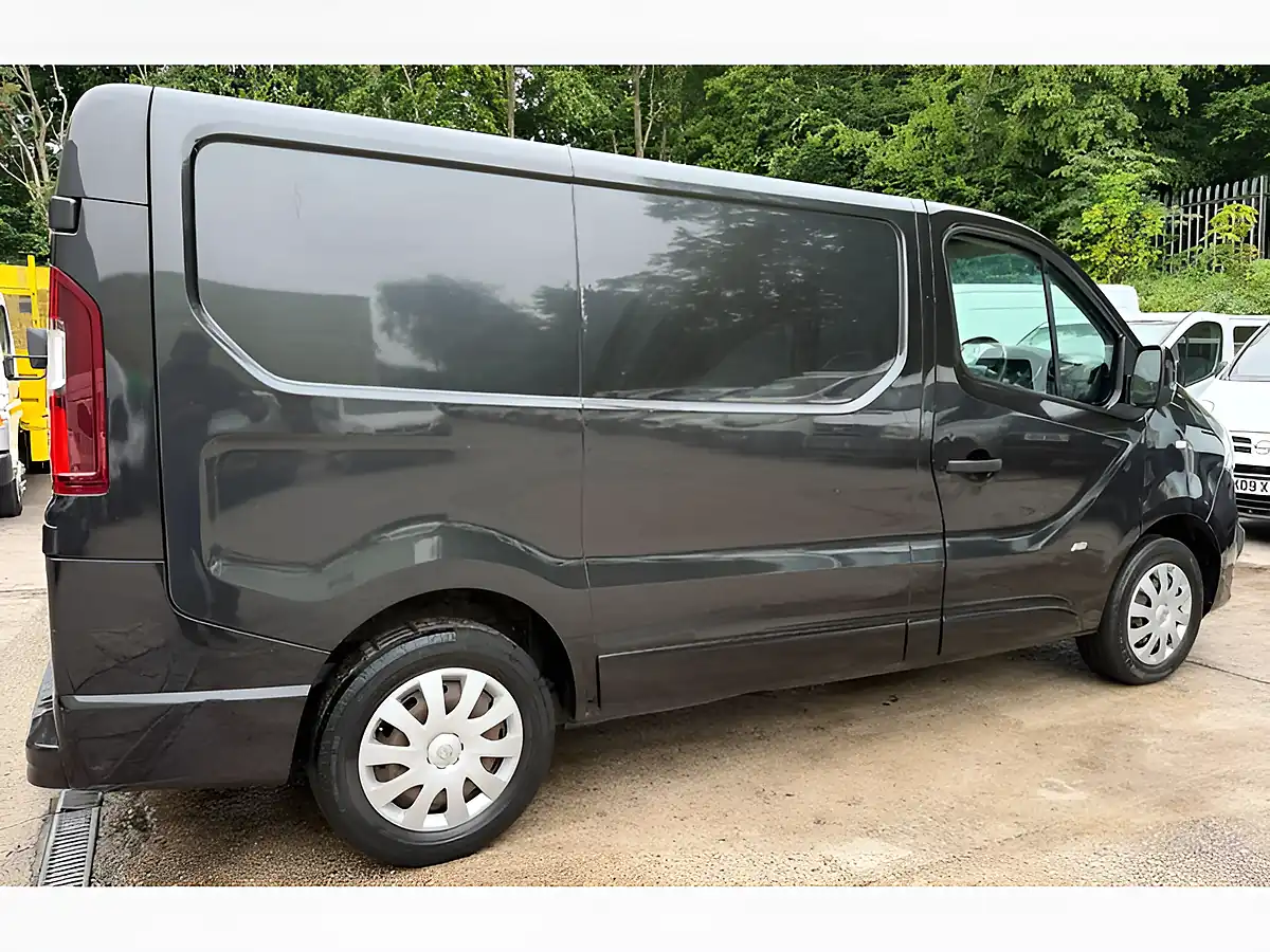Used 2015 Vauxhall Vivaro Sportive Black - Interior and Exterior details 8