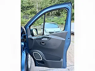 Used 2015 Vauxhall Vivaro Sportive Blue - Interior and Exterior details 14