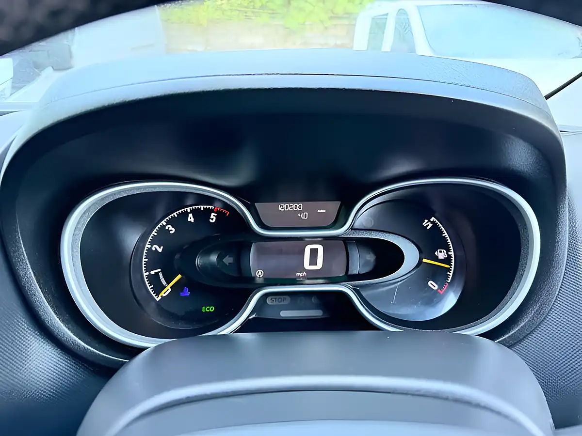 Used 2015 Vauxhall Vivaro Sportive Blue - Interior and Exterior details 15