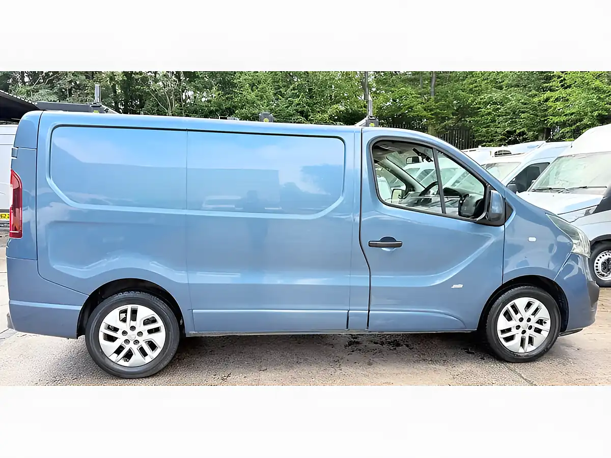 Used 2015 Vauxhall Vivaro Sportive Blue - Interior and Exterior details 6