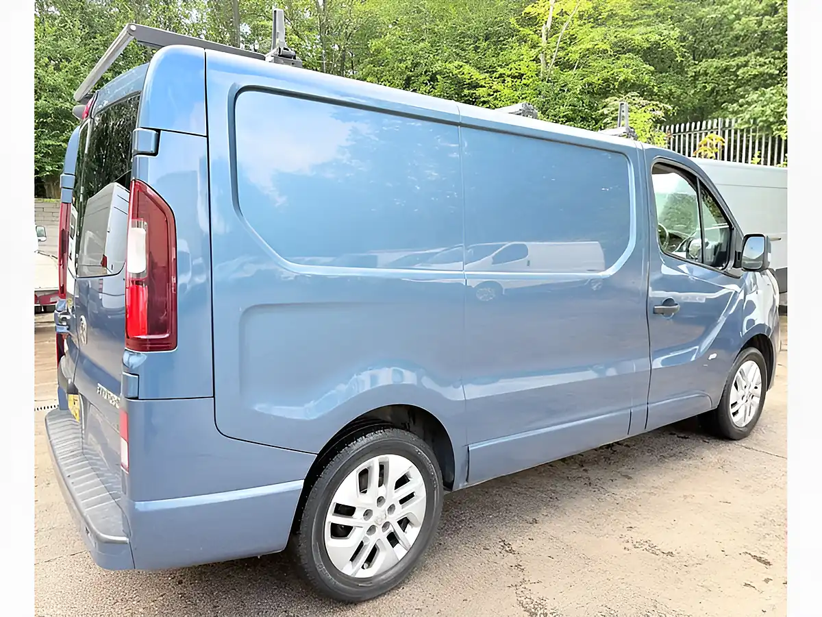 Used 2015 Vauxhall Vivaro Sportive Blue - Interior and Exterior details 8