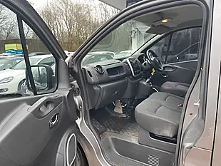 Used 2015 Vauxhall Vivaro Sportive Grey - Interior and Exterior details 8
