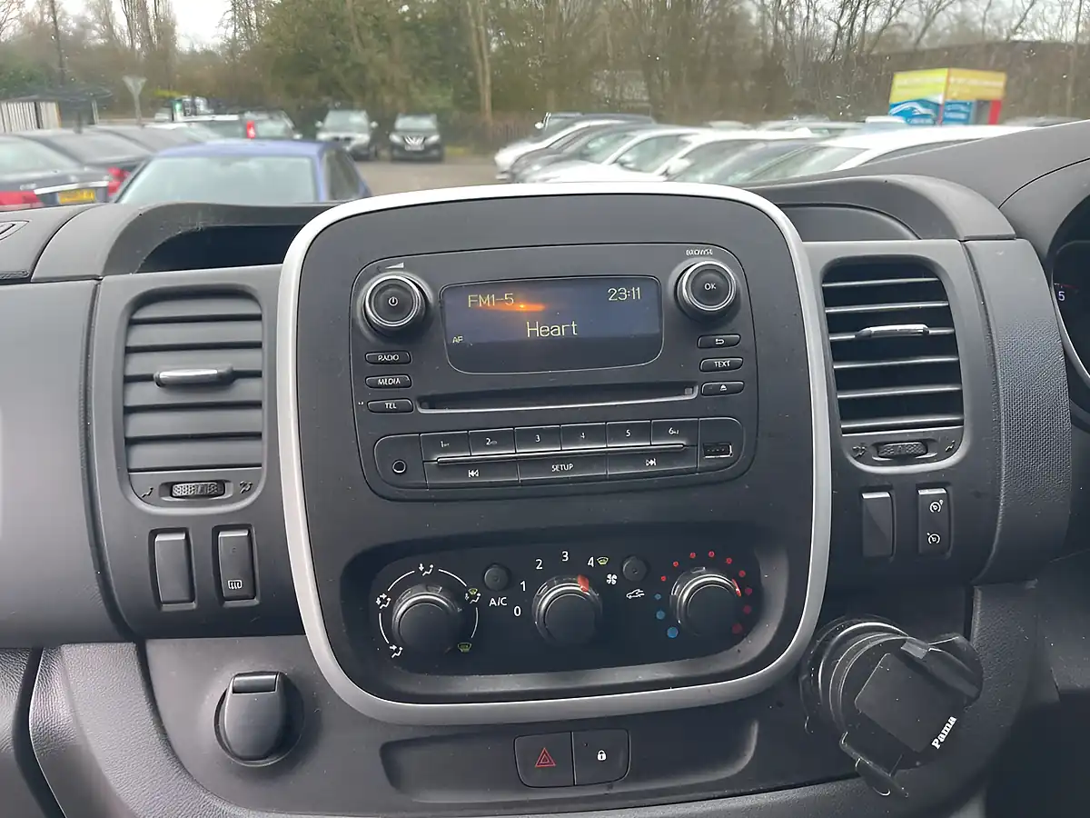 Used 2015 Vauxhall Vivaro Sportive Grey - Interior and Exterior details 9