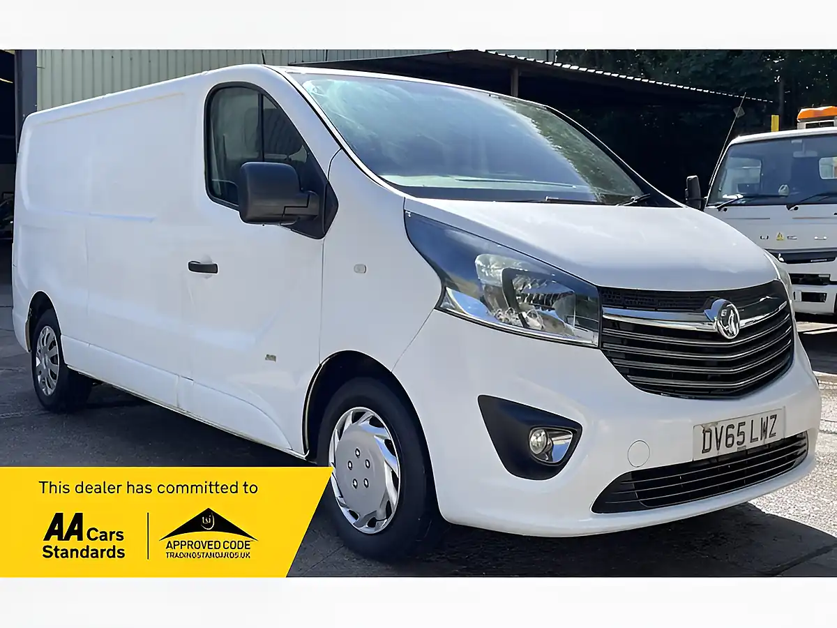 Used 2015 Vauxhall Vivaro Sportive L2 H1 White - Front View
