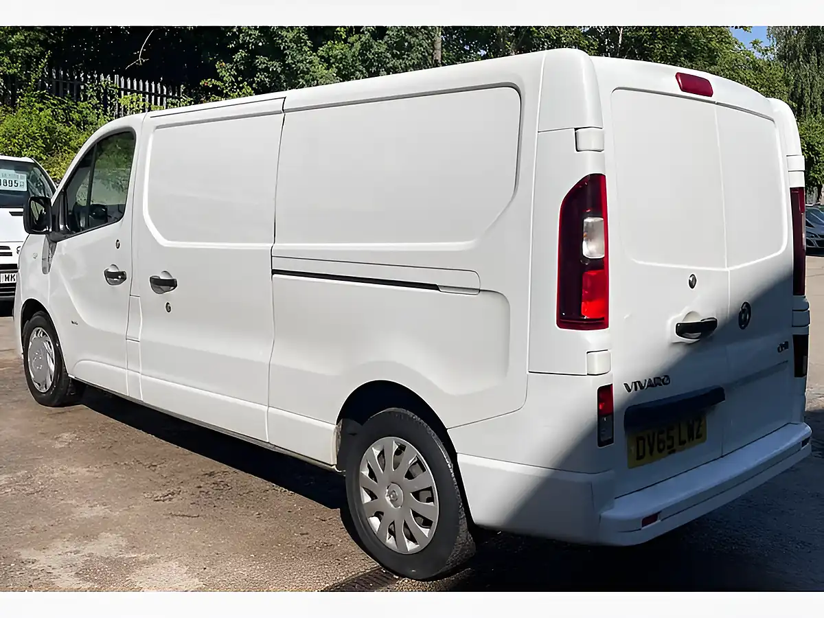 Used 2015 Vauxhall Vivaro Sportive L2 H1 White - Interior and Exterior details 11