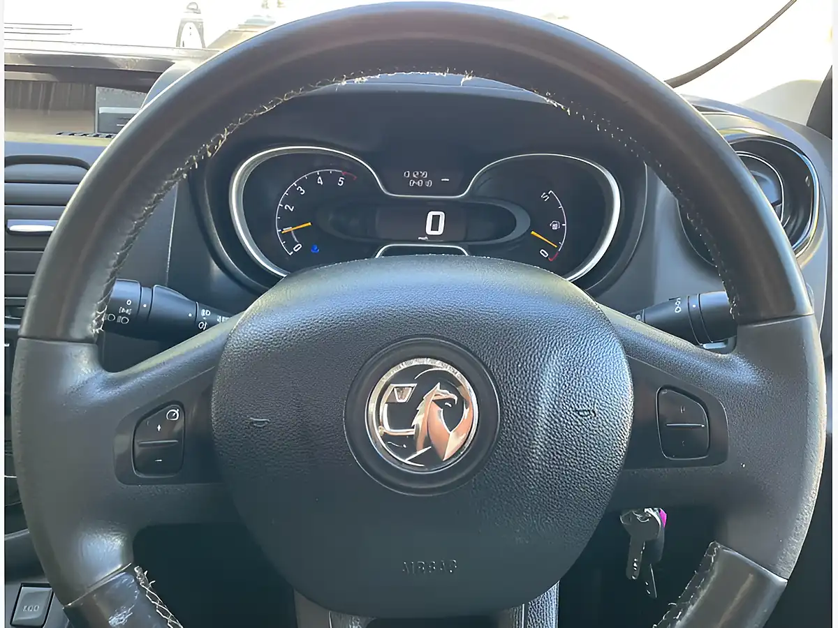 Used 2015 Vauxhall Vivaro Sportive L2 H1 White - Interior and Exterior details 15