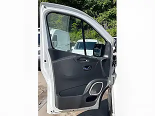 Used 2015 Vauxhall Vivaro Sportive L2 H1 White - Interior and Exterior details 18