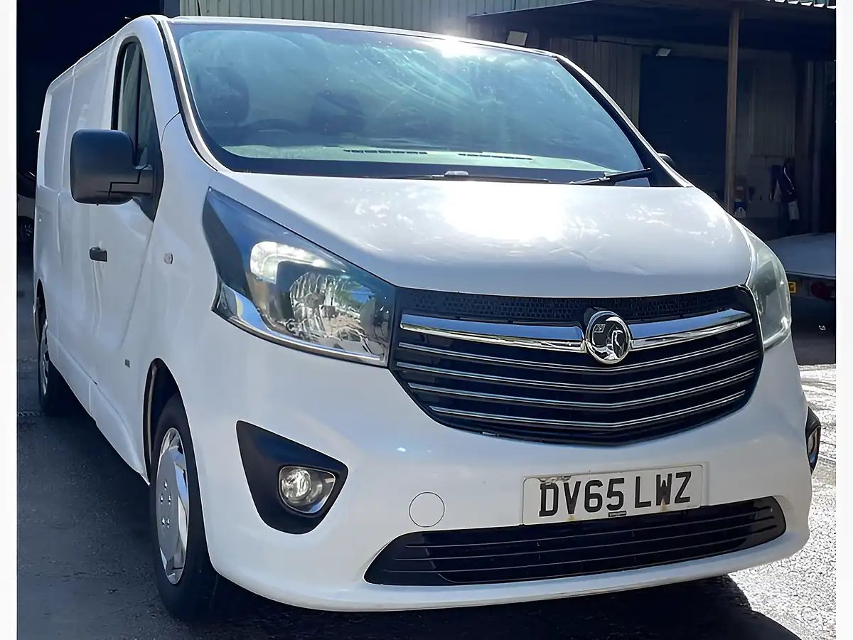 Used 2015 Vauxhall Vivaro Sportive L2 H1 White - Interior and Exterior details 3