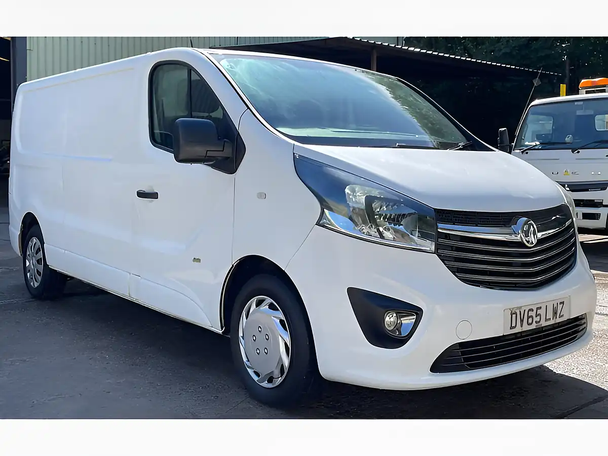 Used 2015 Vauxhall Vivaro Sportive L2 H1 White - Interior and Exterior details 4