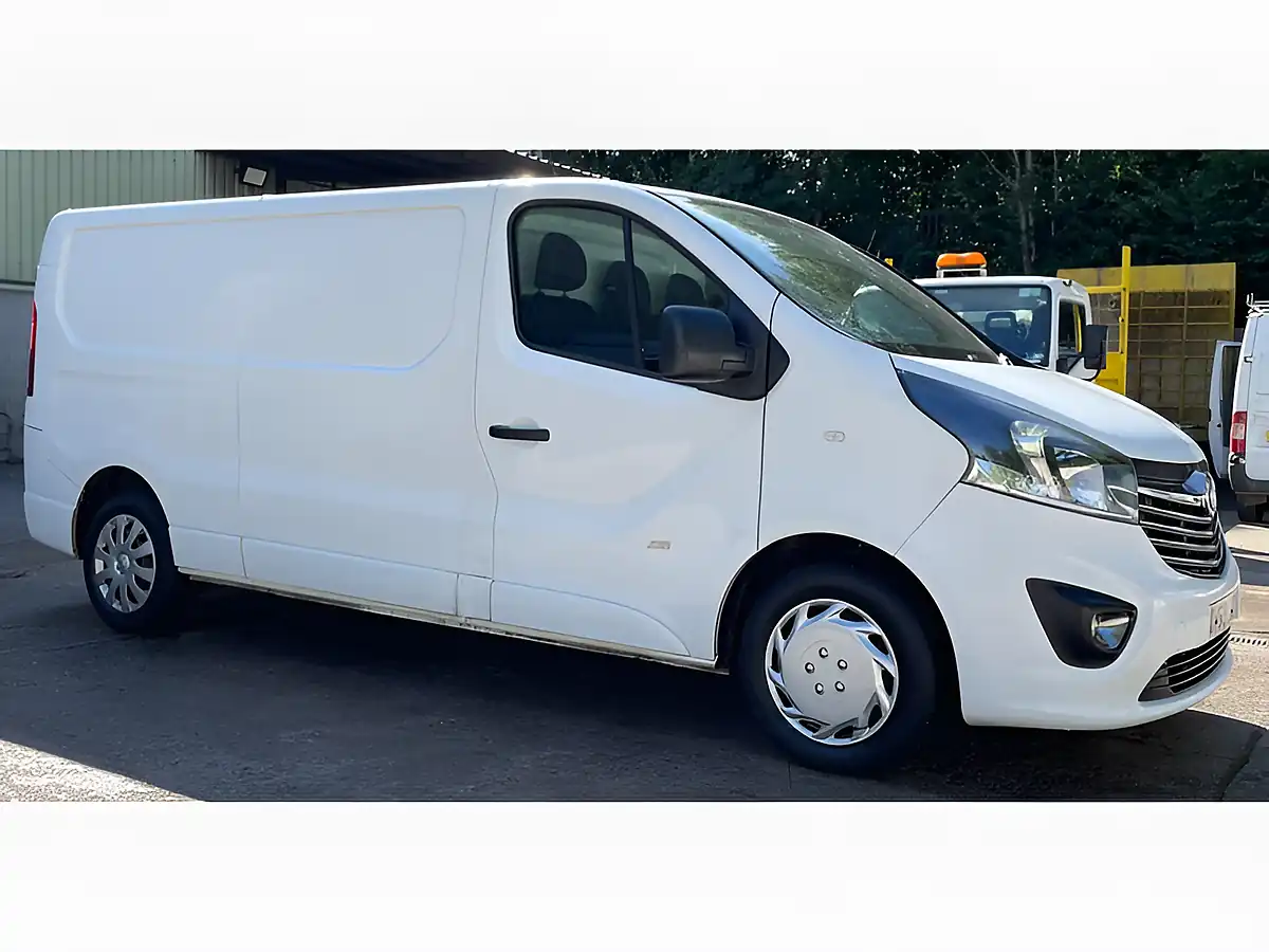 Used 2015 Vauxhall Vivaro Sportive L2 H1 White - Interior and Exterior details 5