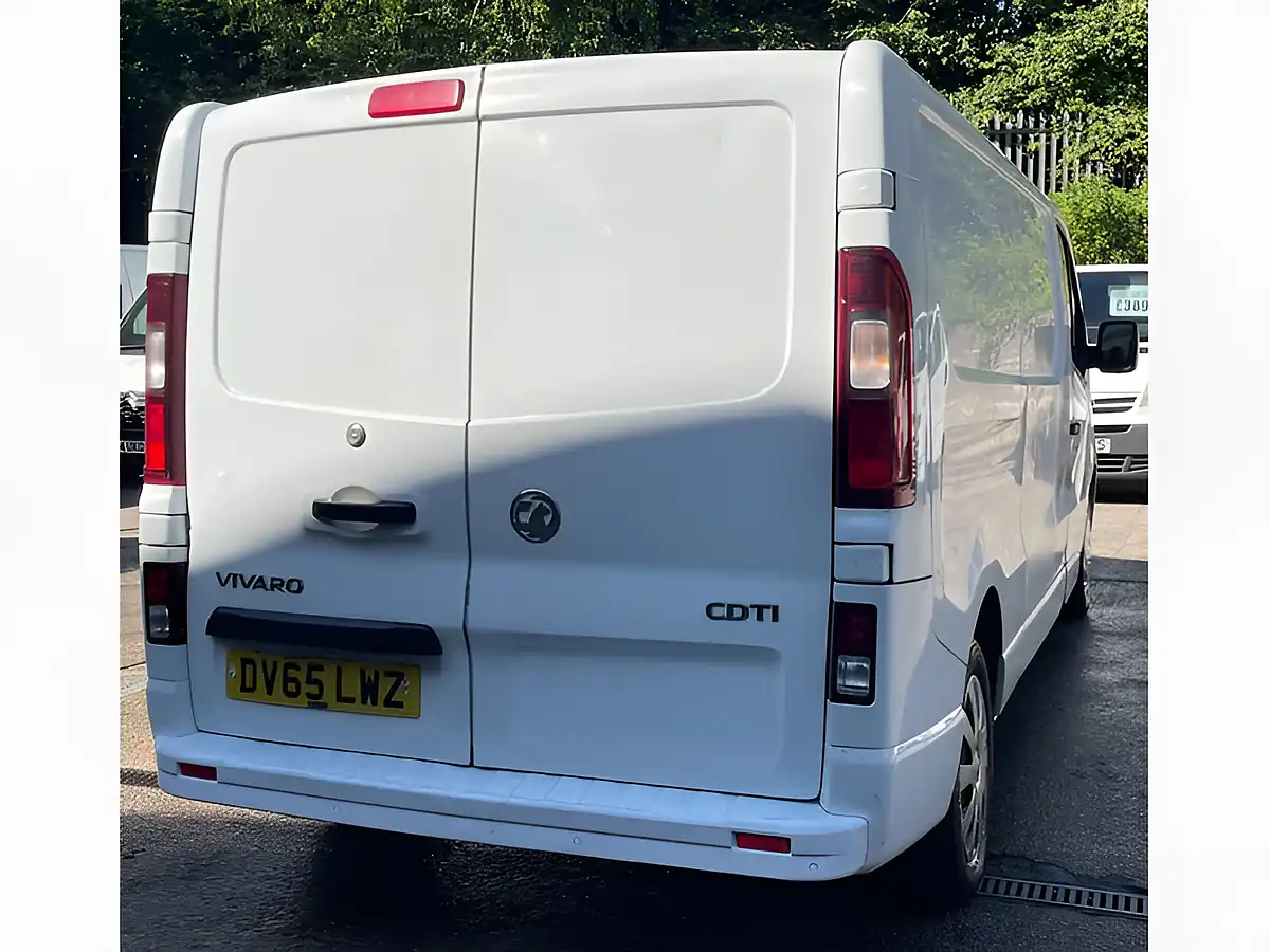 Used 2015 Vauxhall Vivaro Sportive L2 H1 White - Interior and Exterior details 9