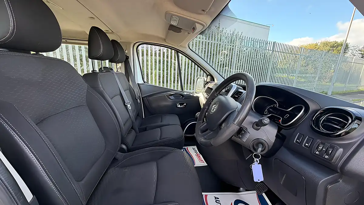 Used 2015 Vauxhall Vivaro Sportive White - Interior and Exterior details 13