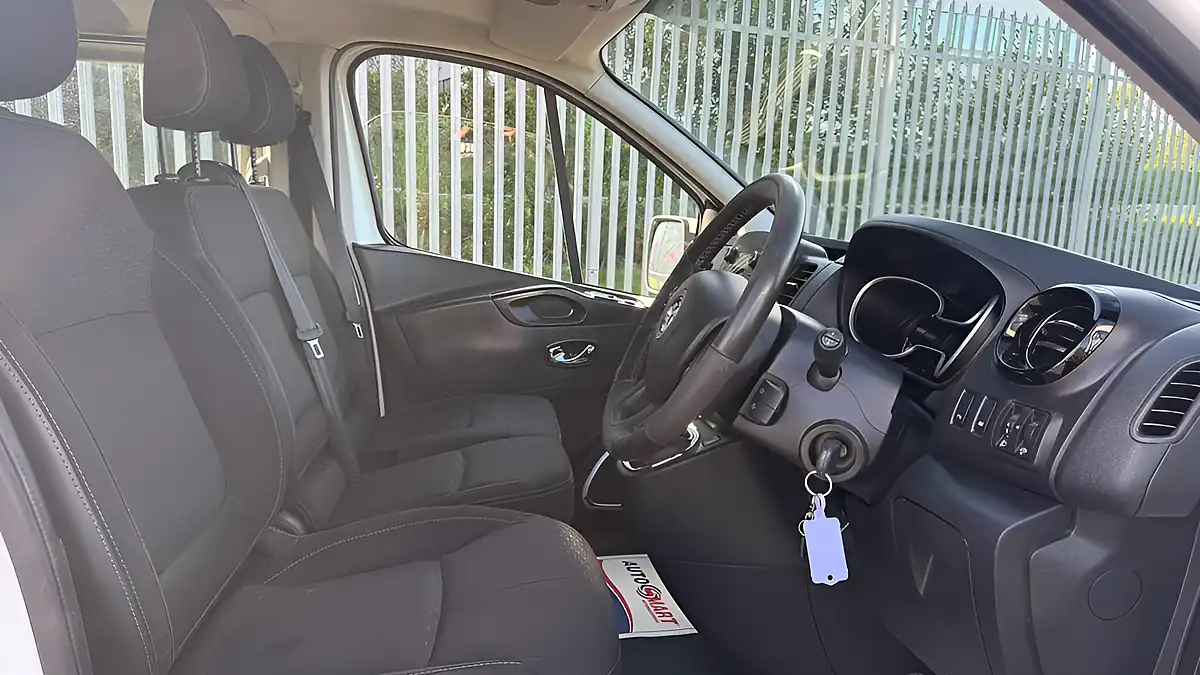 Used 2015 Vauxhall Vivaro Sportive White - Interior and Exterior details 14