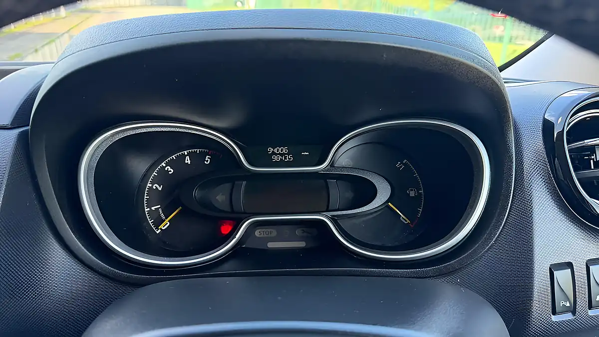 Used 2015 Vauxhall Vivaro Sportive White - Interior and Exterior details 17