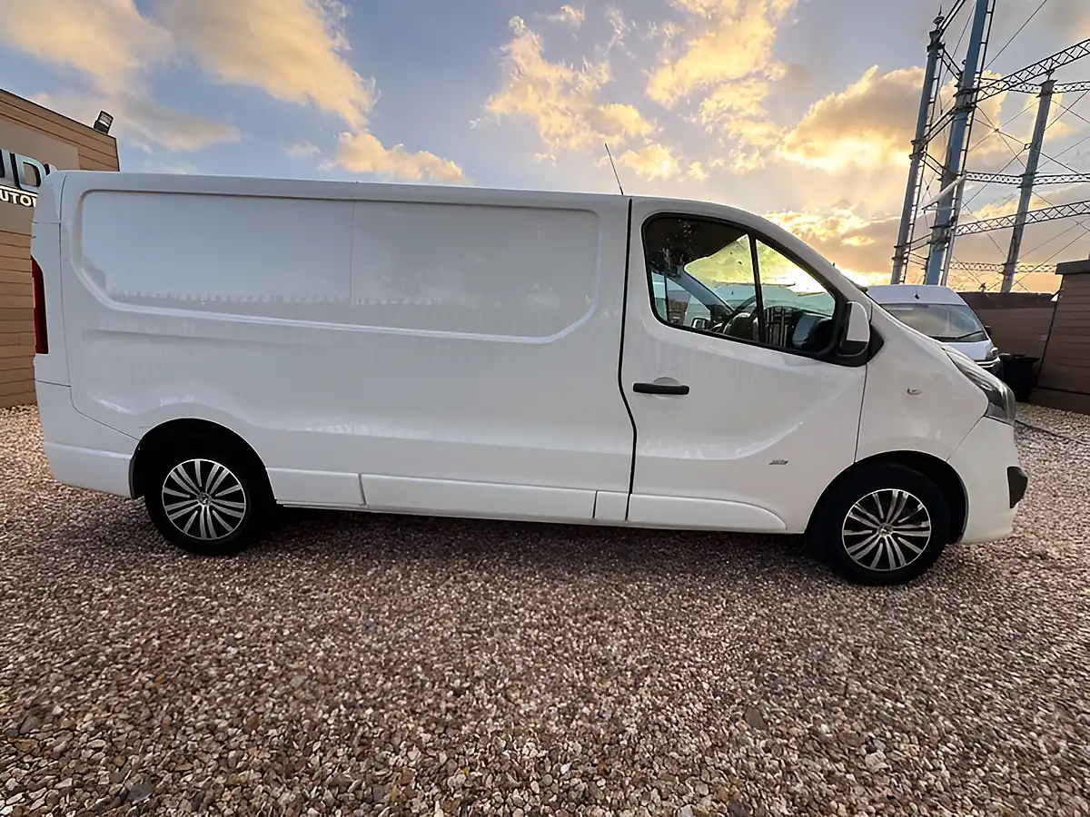 Used 2015 Vauxhall Vivaro Sportive White - Interior and Exterior details 2