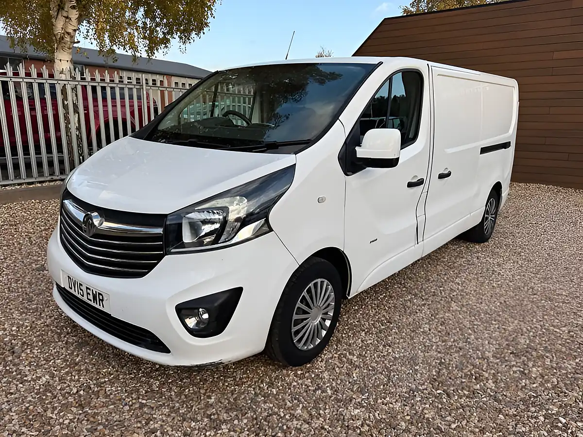 Used 2015 Vauxhall Vivaro Sportive White - Interior and Exterior details 7