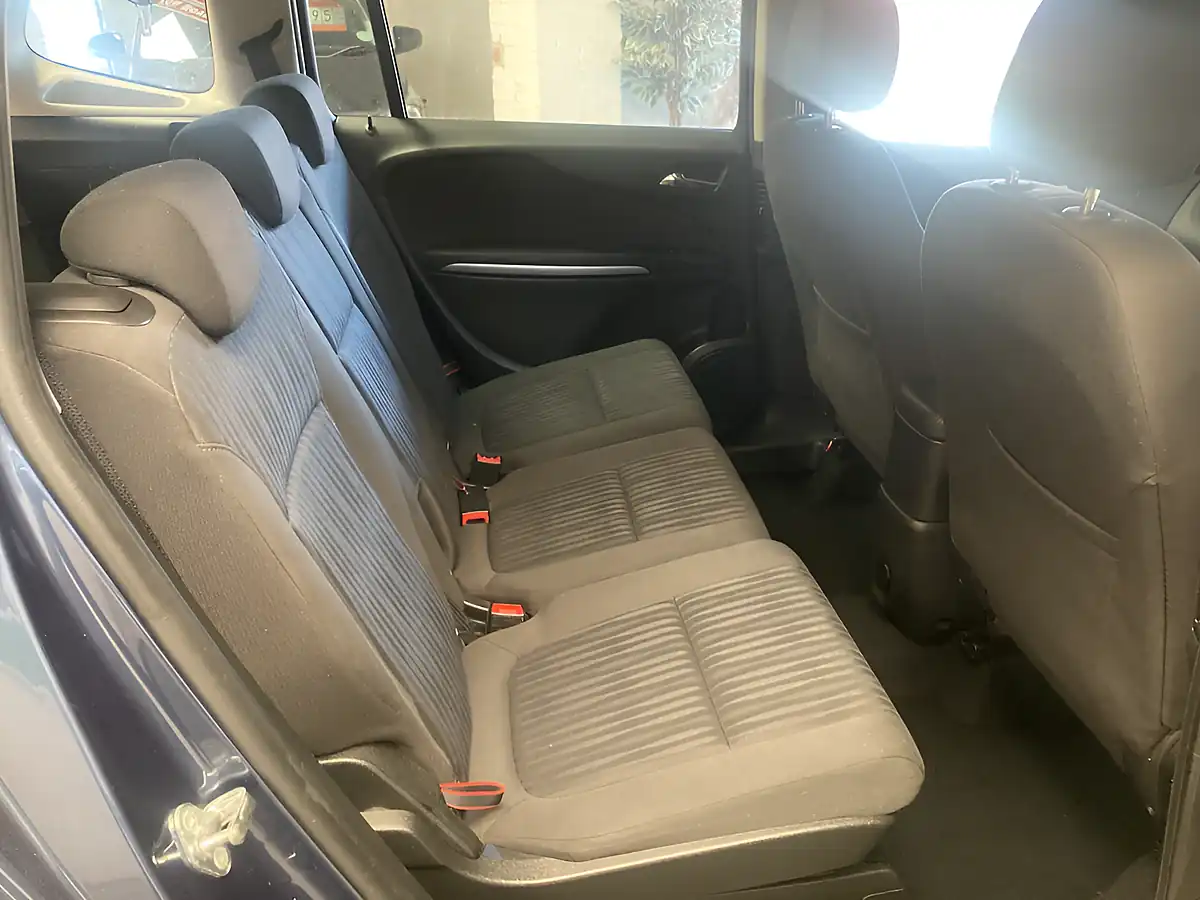 Used 2015 Vauxhall Zafira Tourer Design Blue - Interior and Exterior details 13