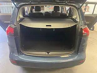 Used 2015 Vauxhall Zafira Tourer Design Blue - Interior and Exterior details 17