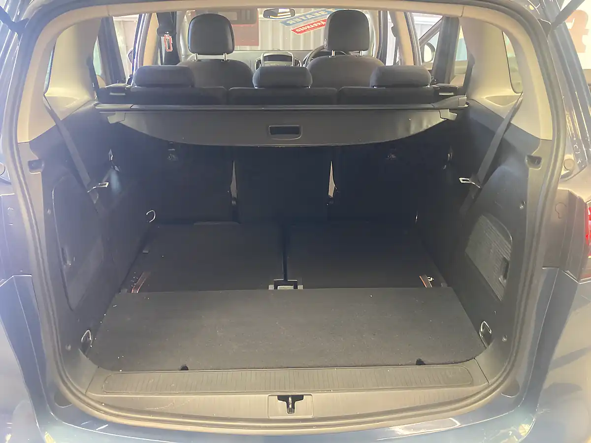 Used 2015 Vauxhall Zafira Tourer Design Blue - Interior and Exterior details 18