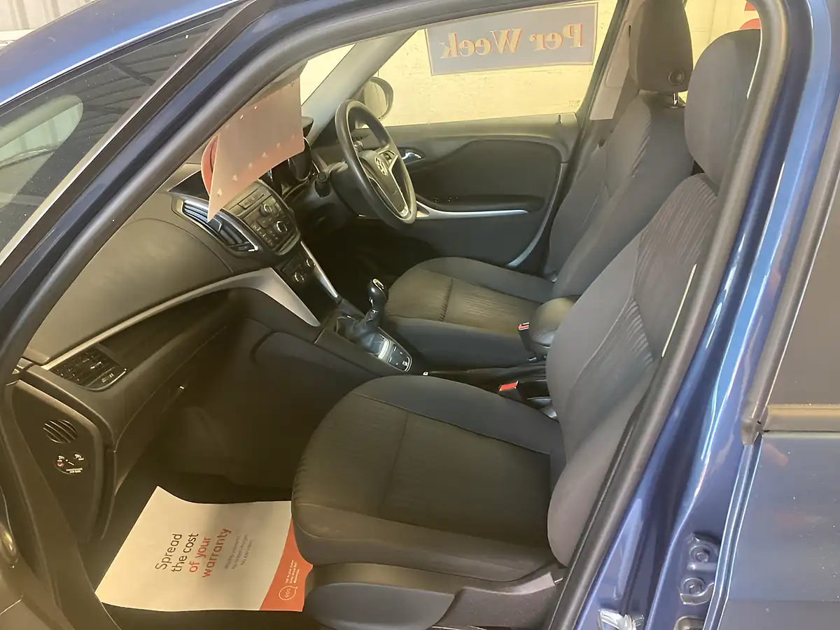 Used 2015 Vauxhall Zafira Tourer Design Blue - Interior and Exterior details 19