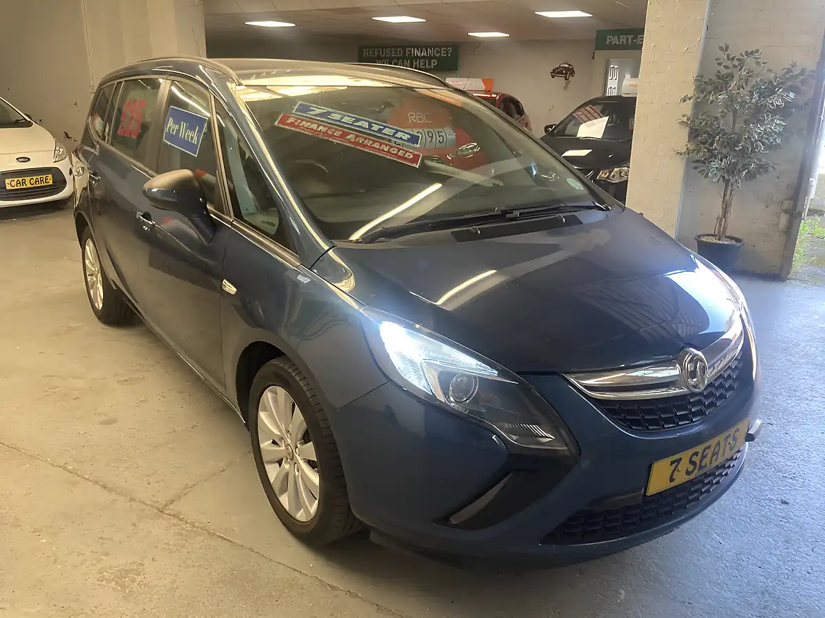 Used 2015 Vauxhall Zafira Tourer Design Blue - Interior and Exterior details 2