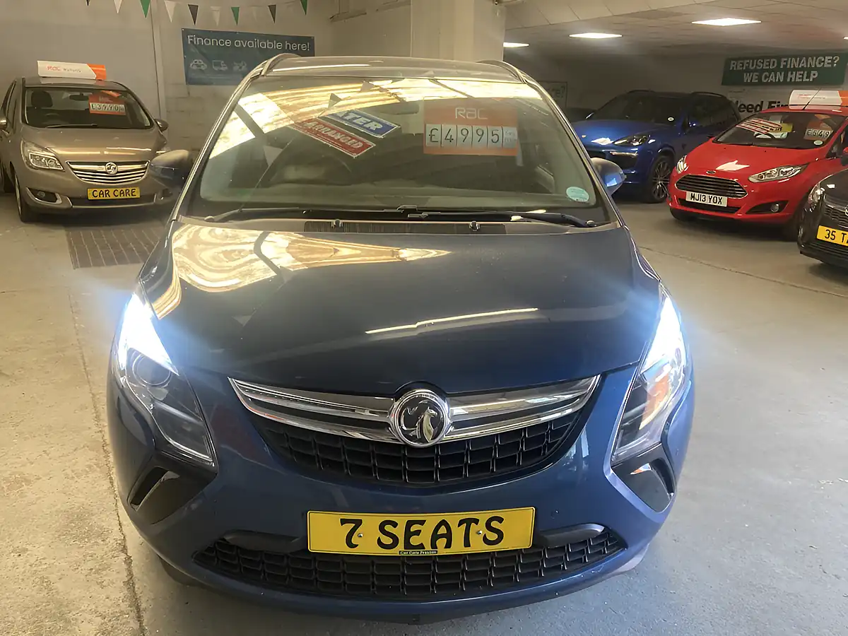 Used 2015 Vauxhall Zafira Tourer Design Blue - Interior and Exterior details 3