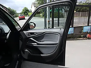 Used 2015 Vauxhall Zafira Tourer Elite Black - Interior and Exterior details 14