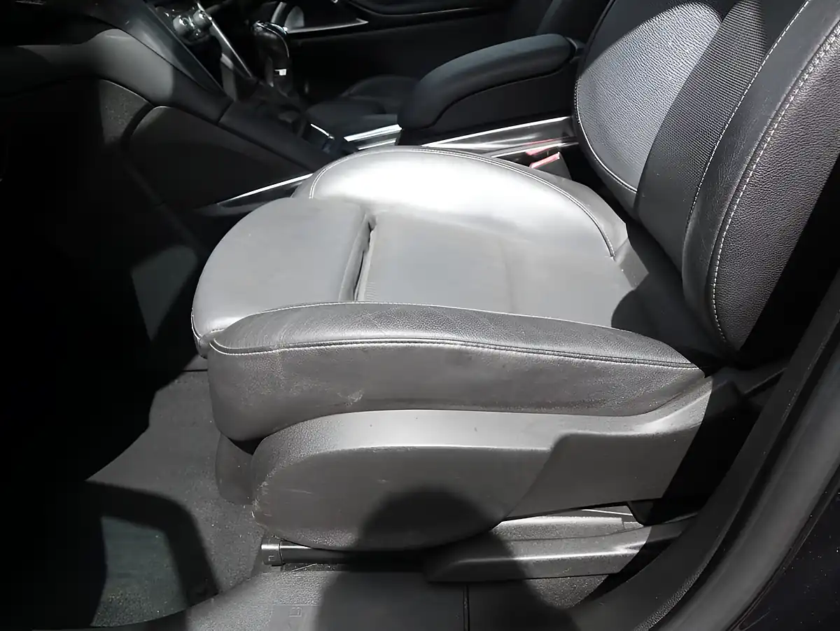 Used 2015 Vauxhall Zafira Tourer Elite Black - Interior and Exterior details 16