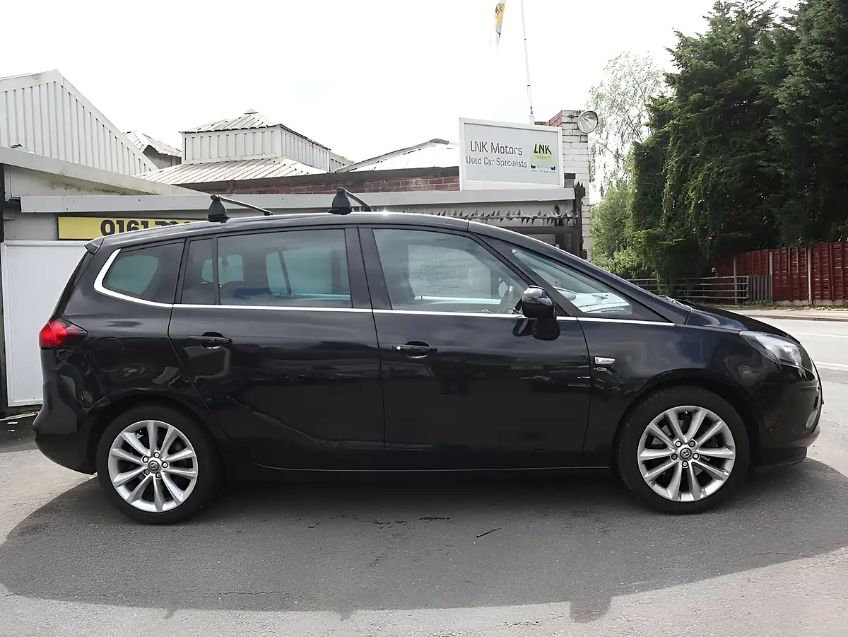 Used 2015 Vauxhall Zafira Tourer Elite Black - Interior and Exterior details 3
